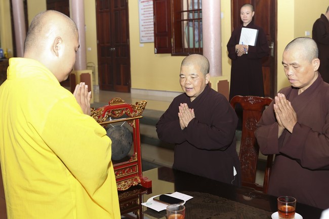 Dong Cao Pagoda offering to the rain retreat schools